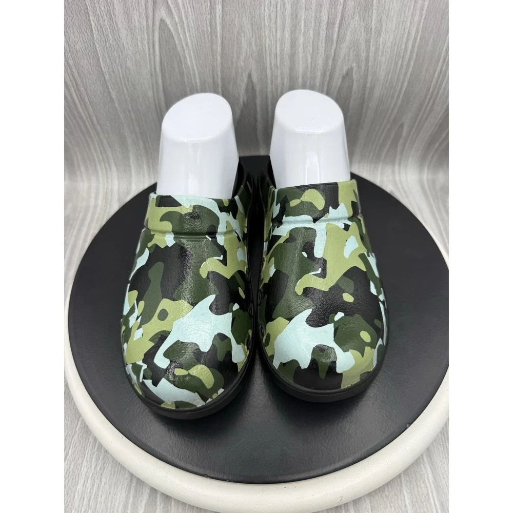 Oofos OOcloog Limited Edition Clog Womens Size 7 Jungle Camo Green Slip On Shoes